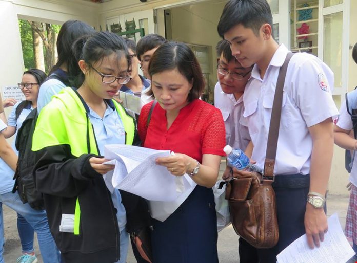 Toán trắc nghiệm: Từ đề minh họa, học sinh phải làm gì?!