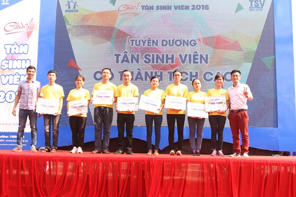 Học trực tuyến ngày càng “được lòng” giới trẻ