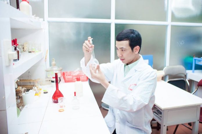 Bài tập chuỗi phản ứng hóa học khiến teen 99 ‘rụng tim’