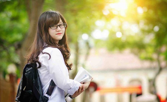 2k-sung-sot-phan-biet-tu-trong-tieng-anh