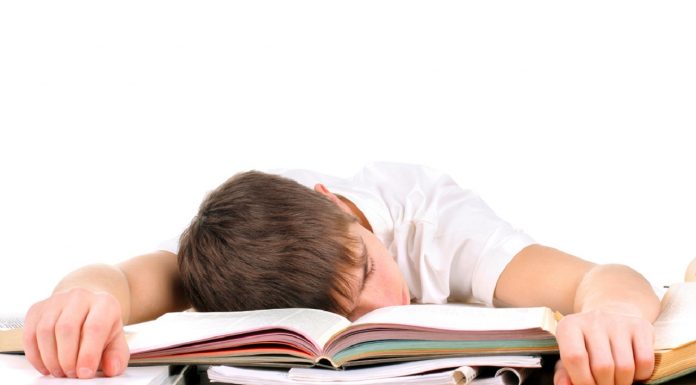 Những sai lầm cơ bản về cách học mà gần như teen 2k2 nào cũng mắc phải cach-hoc-sai-lam-teen-2k2