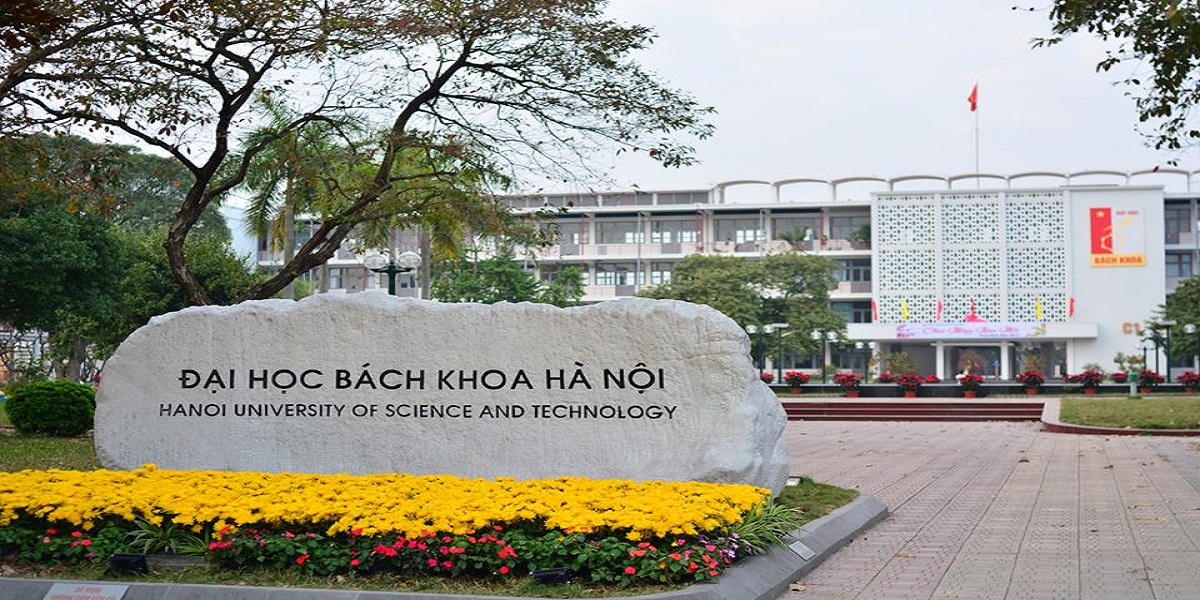 700-sinh-vien-buoc-thoi-hoc
