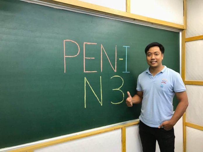 4-ly-teen-2k-thi-y-duoc-nen-theo-chan-thay-dinh-duc-hien