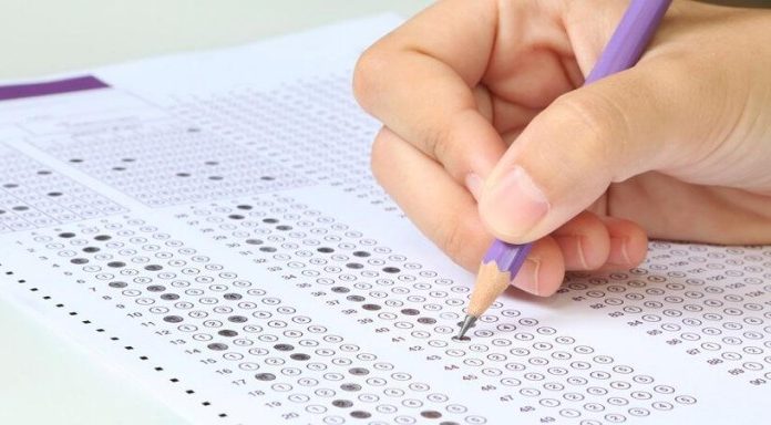 Học sinh lớp 9 và lớp 12 ôn thi thế nào cho hiệu quả trong giai đoạn nước rút? Làm kiểm tra trắc nghiệm